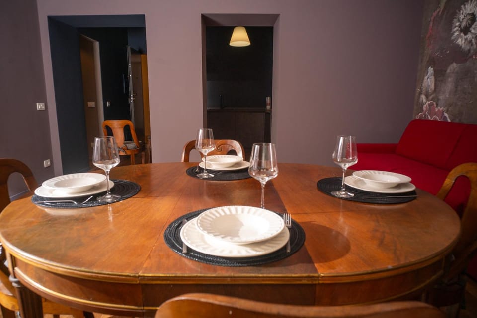Roma 6 Peonia Apartment in Genoa