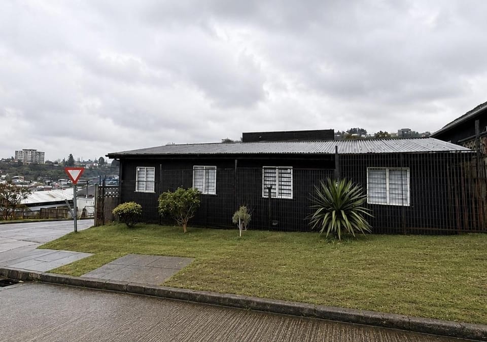 Black House Apartment in Puerto Montt