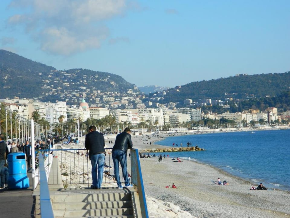 Joelle & Marc Nice 2 bedrooms apartment, near beach, AC, parking lot Apartment in Nice