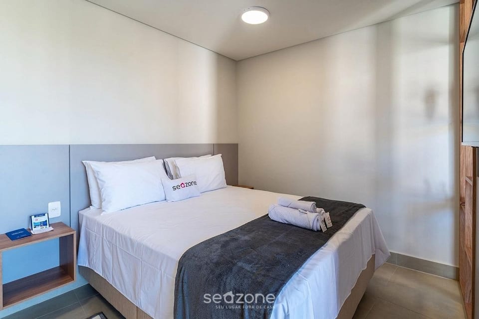Bed, TV and multimedia, Bedroom