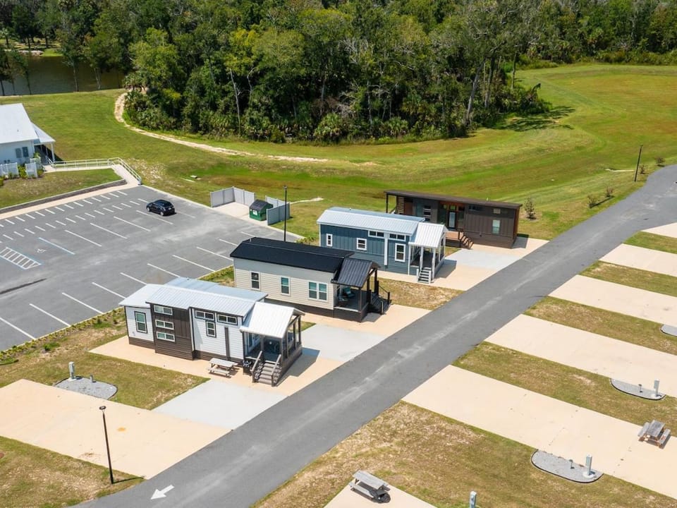 Neighbourhood, Bird's eye view, Street view, Location