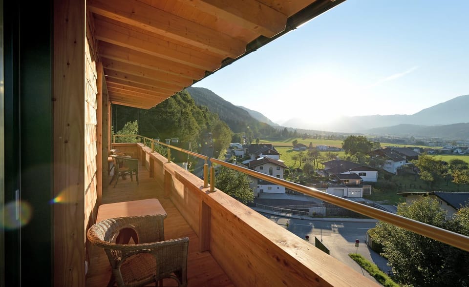 Balcony/Terrace, Mountain view