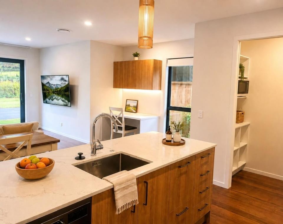 Jacks Point Alpine Escape,Near Ski & Golf, Brand New with free parking! House in Queenstown