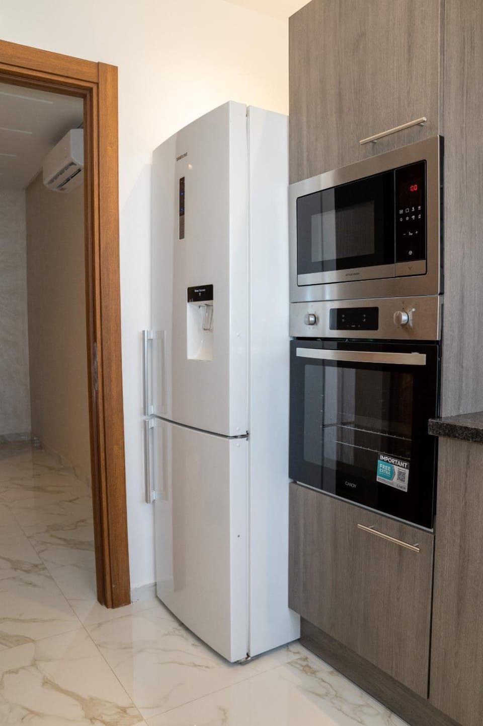 Kitchen or kitchenette, oven, stove