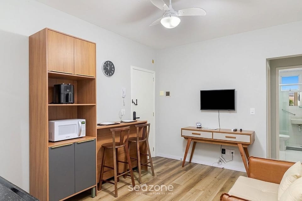 TV and multimedia, Kitchen or kitchenette, Living room