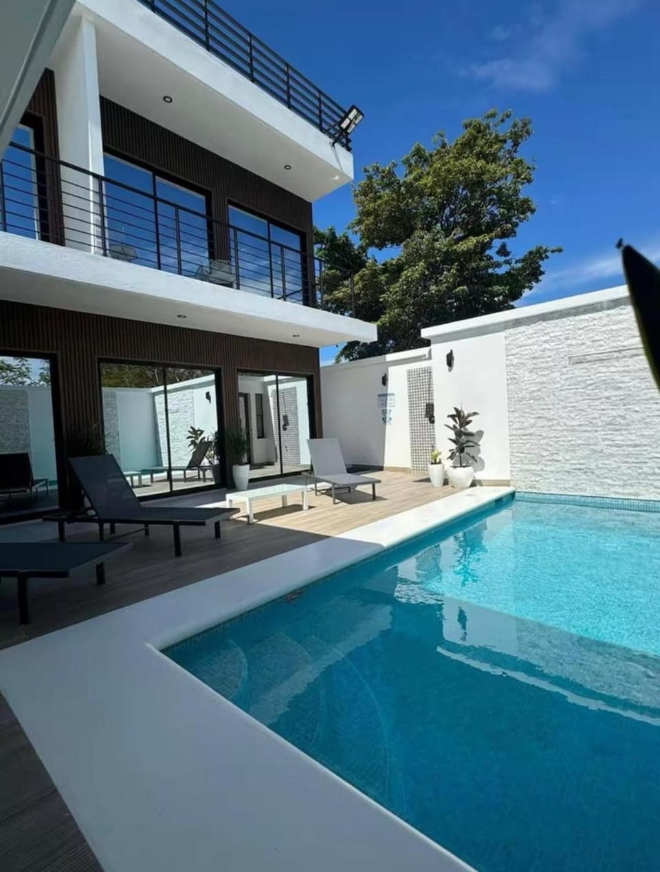 Swimming pool, Swimming pool