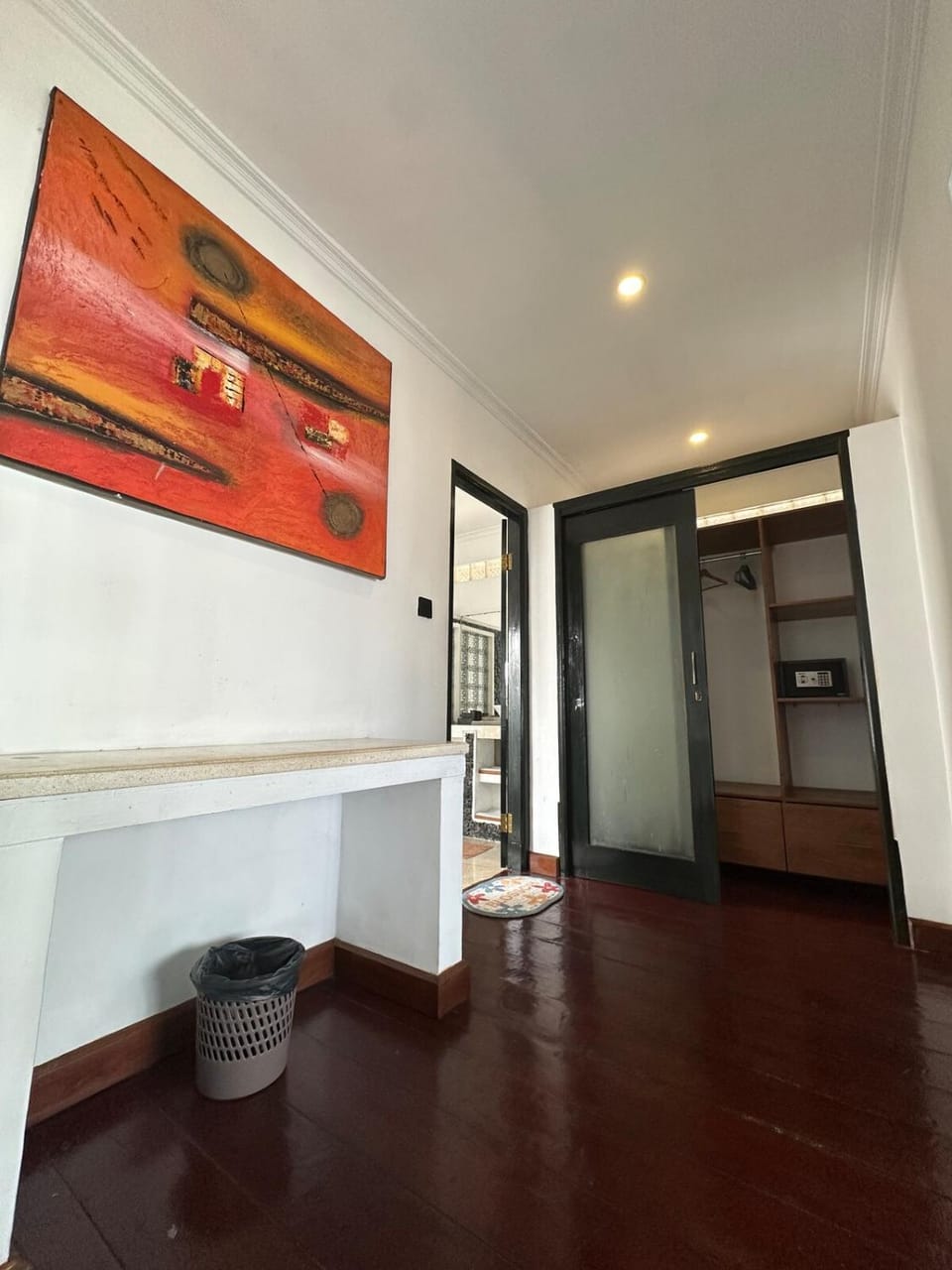 Beachfront Oasis Private Pool and Local Culture Villa in Batu Layar