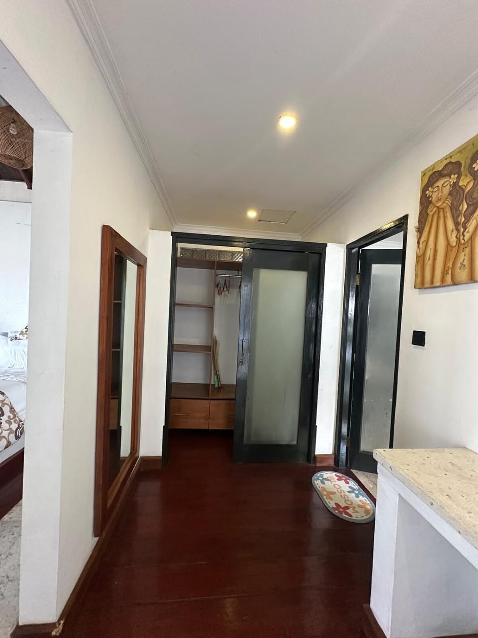 Beachfront Oasis Private Pool and Local Culture Villa in Batu Layar