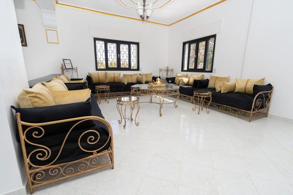 Beach view 5 bedroom villa with pool and game room Villa in Tangier