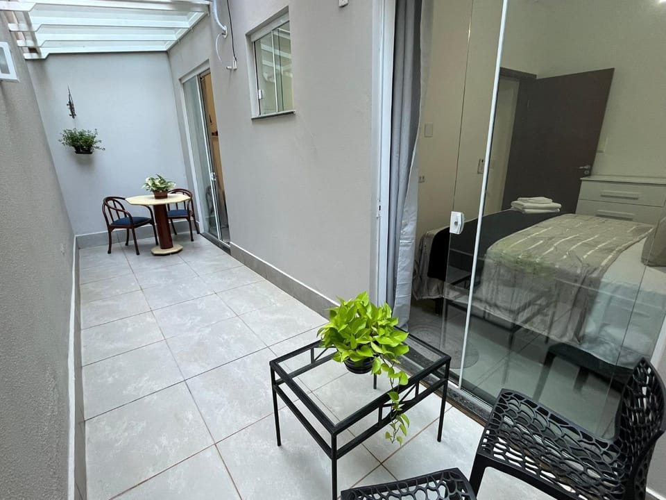 Apto 2 quartos frente Sesc - Wi-Fi - Ar - Garagem Apartment in Presidente Prudente