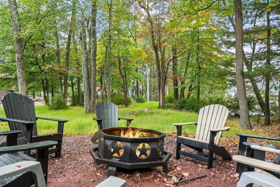 The Ultimate Lake Harmony Group Getaway Awaits! House in Hickory Run State Park