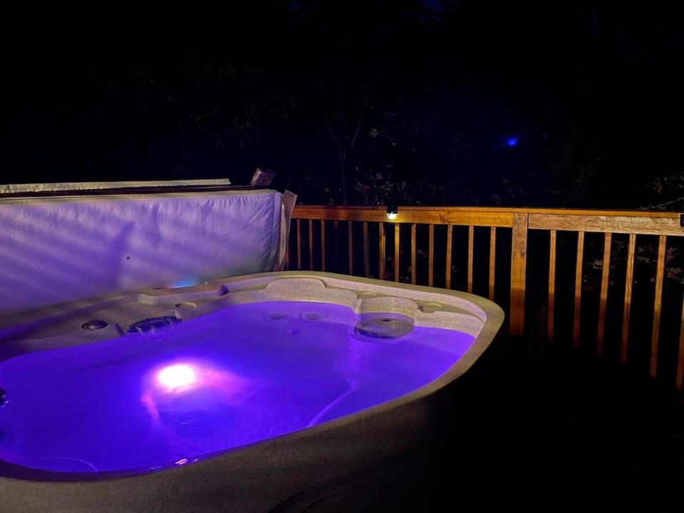 Forest Retreat House in Pigeon Forge