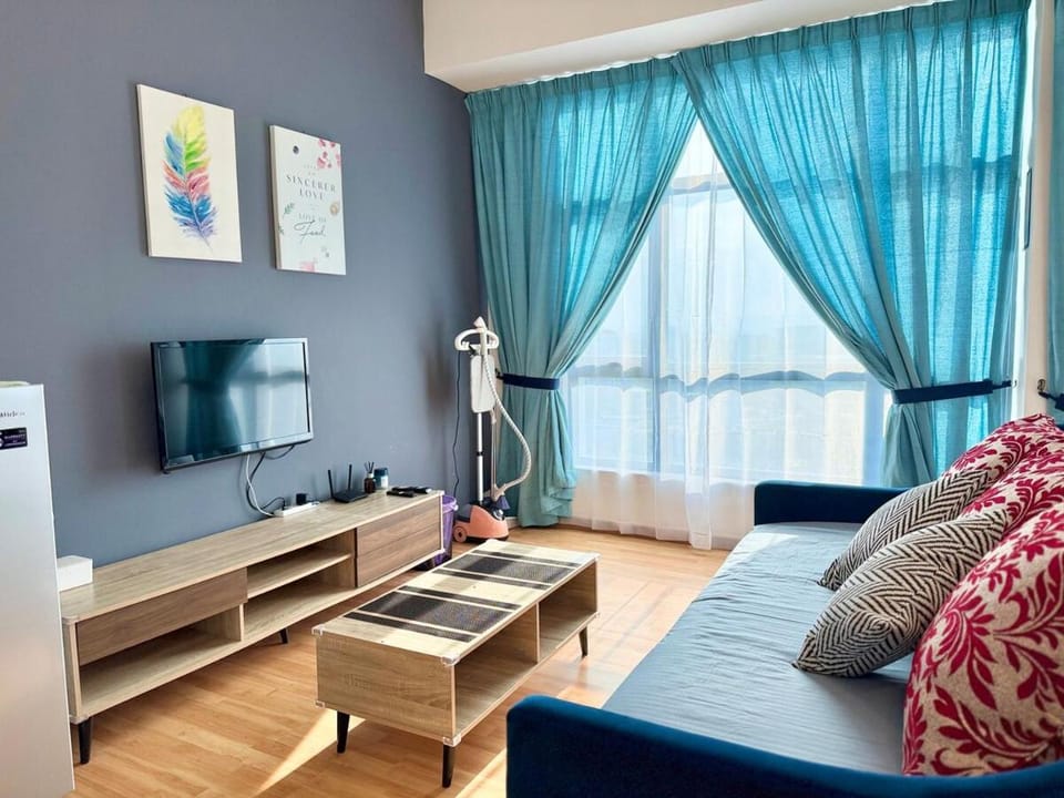 Communal lounge/ TV room, TV and multimedia, Living room, Seating area, Evening entertainment, flat iron