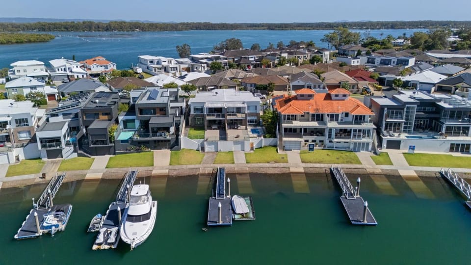 Sunshine Deluxe Port Macquarie House in Port Macquarie