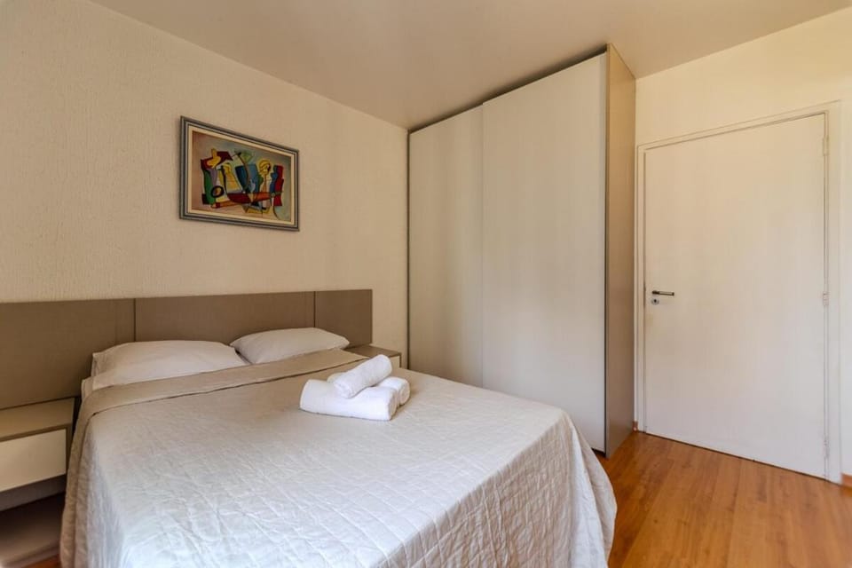 Aparthotel with valet parking space 390 m from Moema subway Apartment in Sao Paulo City