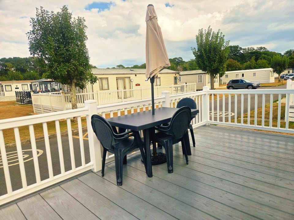 Holiday Home at Hoburne Park Campground/ 
RV Resort in Christchurch