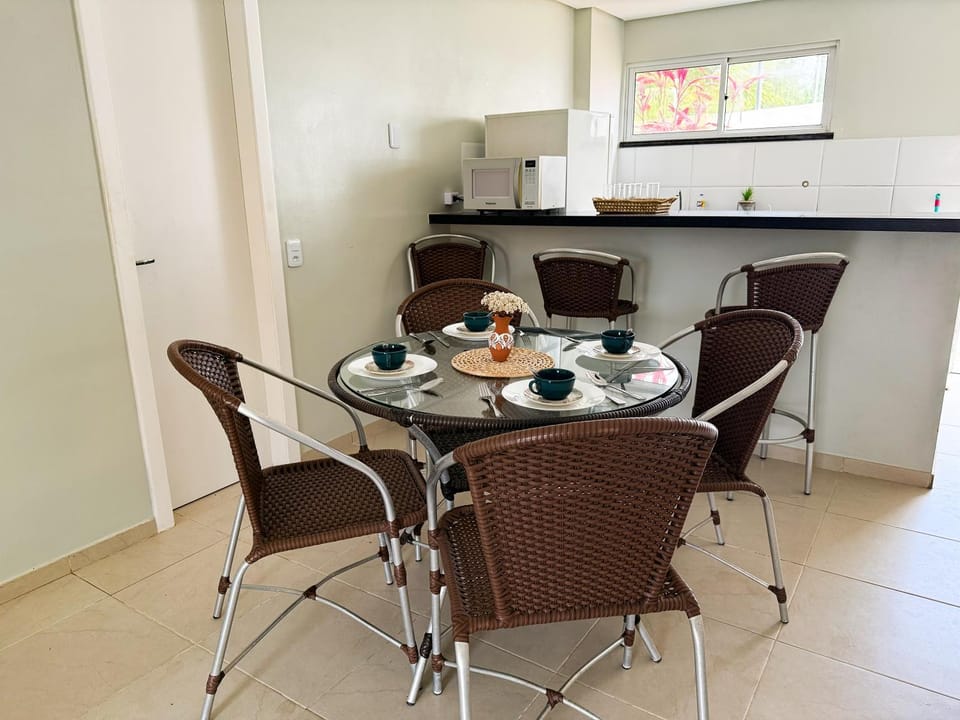Seating area, Dining area