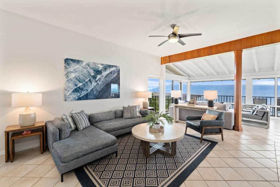 2BR, 3BA Oceanfront retreat with pool, balcony, and beach access-Kapalua Bay Villas 23B3 House in Kapalua