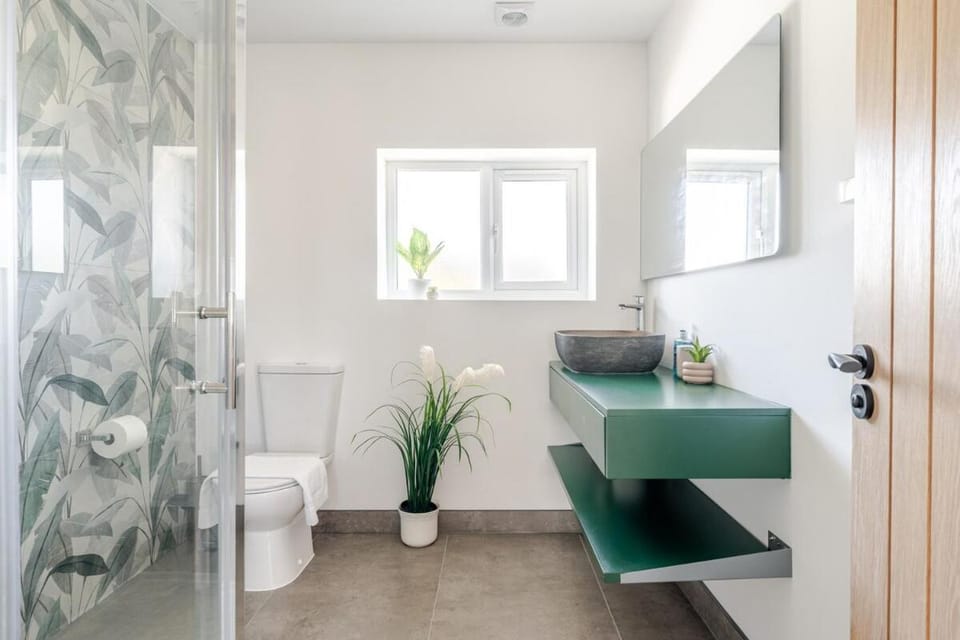 Crawley 1BR Modern Apartment F2 Three Bridges Apartment in Crawley