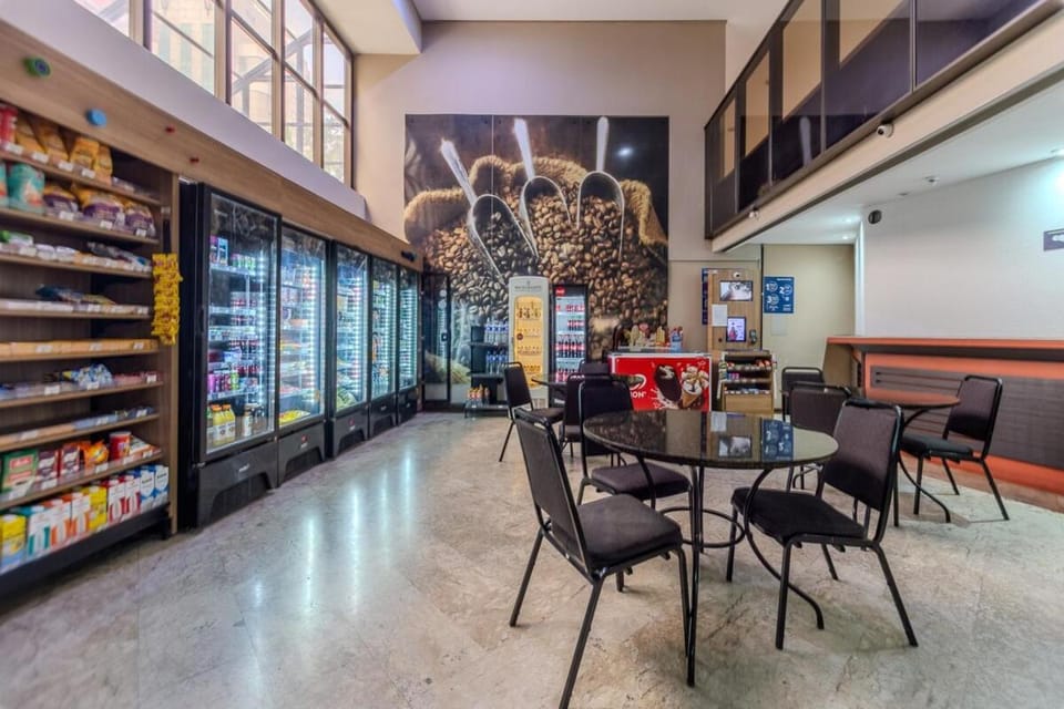 Metro, Ibirapuera Park and Shopping Mall, Airport! Apartment in Sao Paulo City