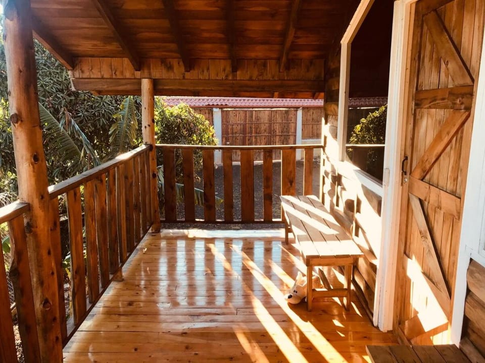 Cabaña La Niña Amazing views and Pet-Friendly House in San José Province