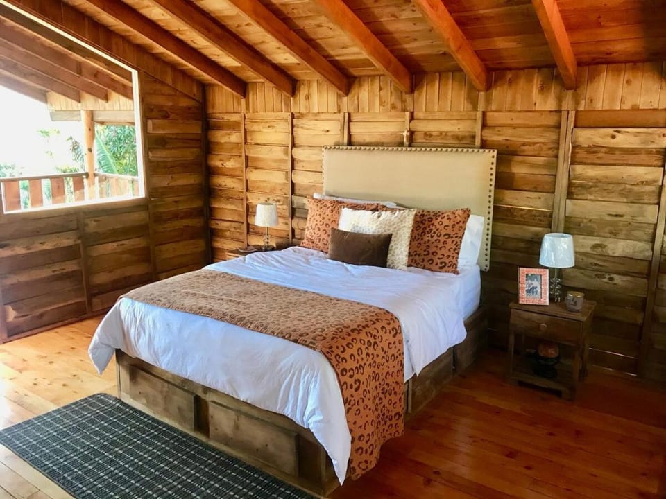 Cabaña La Niña Amazing views and Pet-Friendly House in San José Province