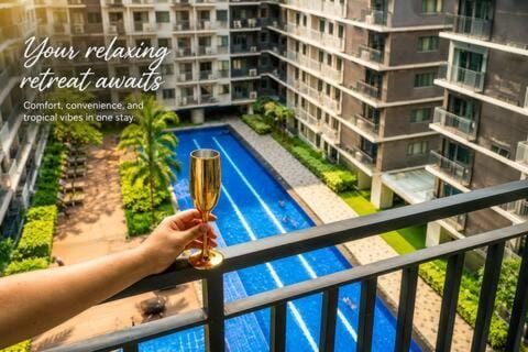 Pool View Designer Condo With 300Mbps WiFi, Walk To MOA, IKEA, Dining, Shopping Apartment in Pasay