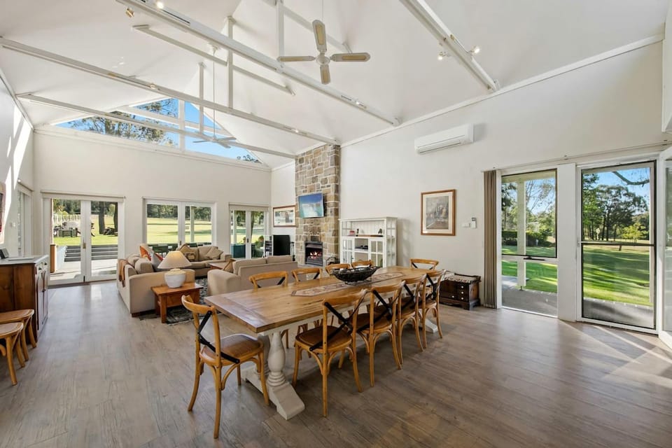 Brokenback Vineyard Estate House in New South Wales