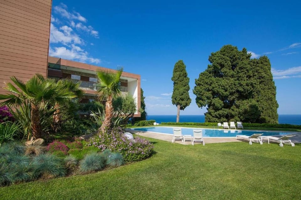 Garden, Swimming pool, Swimming pool