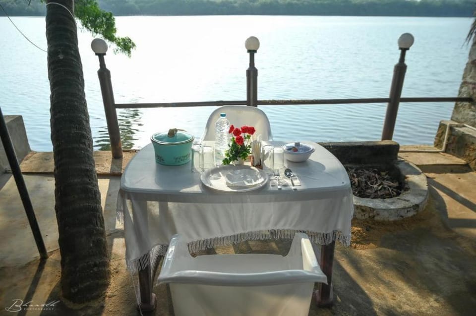 Patio, Day, Natural landscape, View (from property/room), Balcony/Terrace, Dining area, River view, Sea view