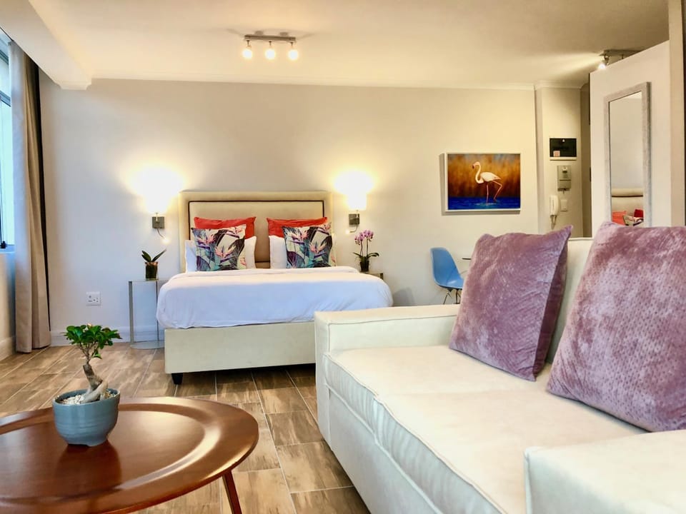 Kitchen or kitchenette, Living room, Bedroom