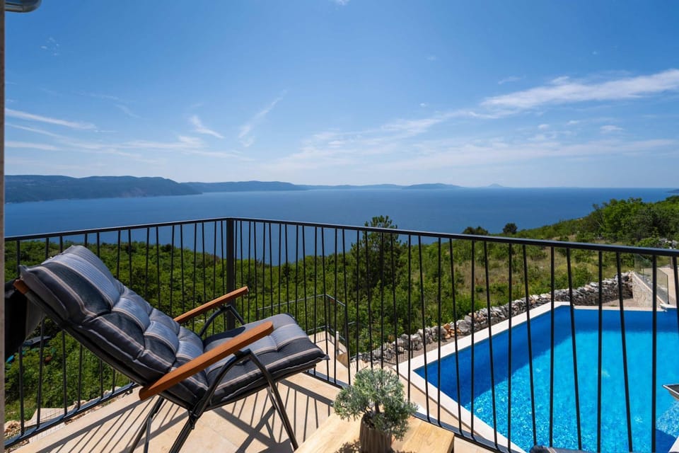Day, Balcony/Terrace, Sea view, Swimming pool, sunbed