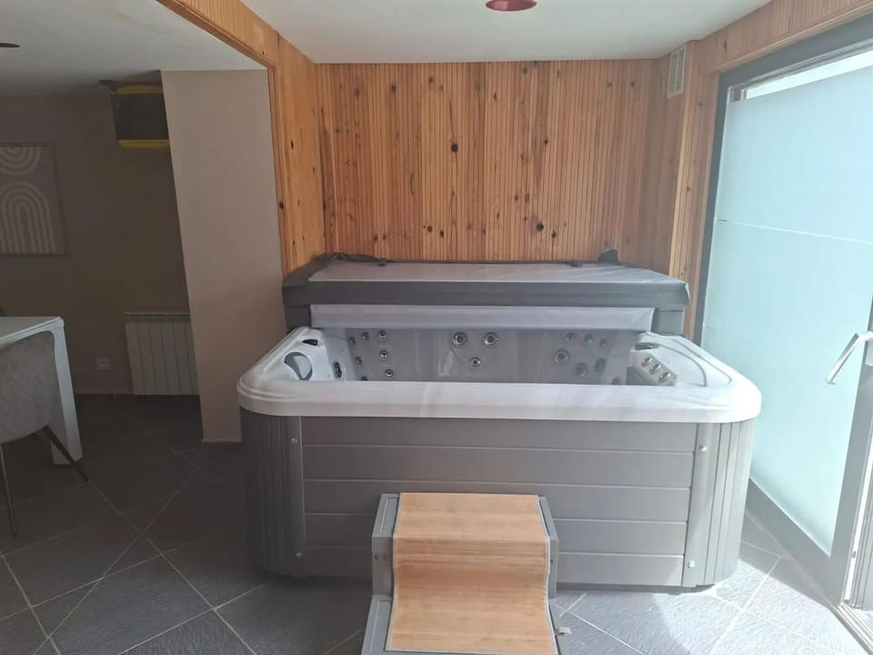Appartement Valenciennes 80 m² avec spa Apartment in Valenciennes