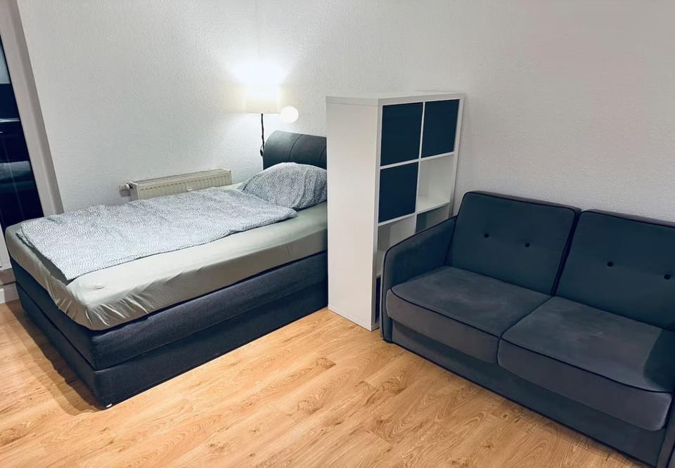 Bed, Seating area, Bedroom