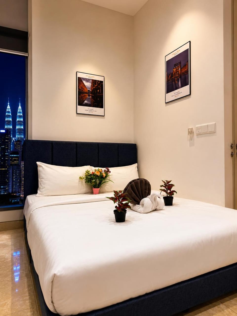 Bed, Photo of the whole room, Bedroom