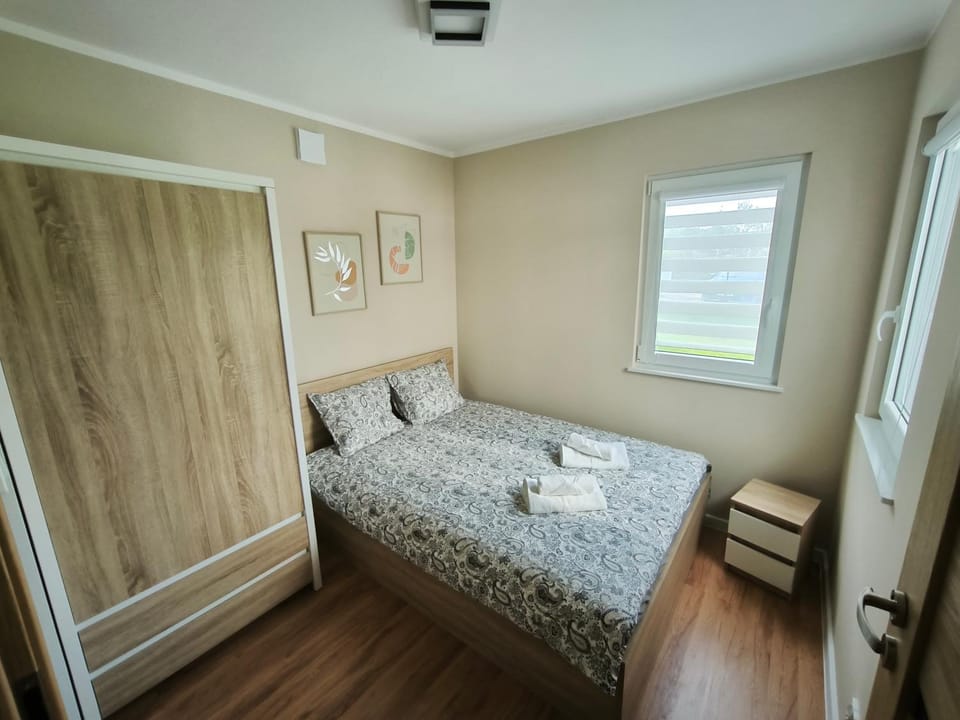 Bed, Photo of the whole room, Bedroom, towels, wardrobe