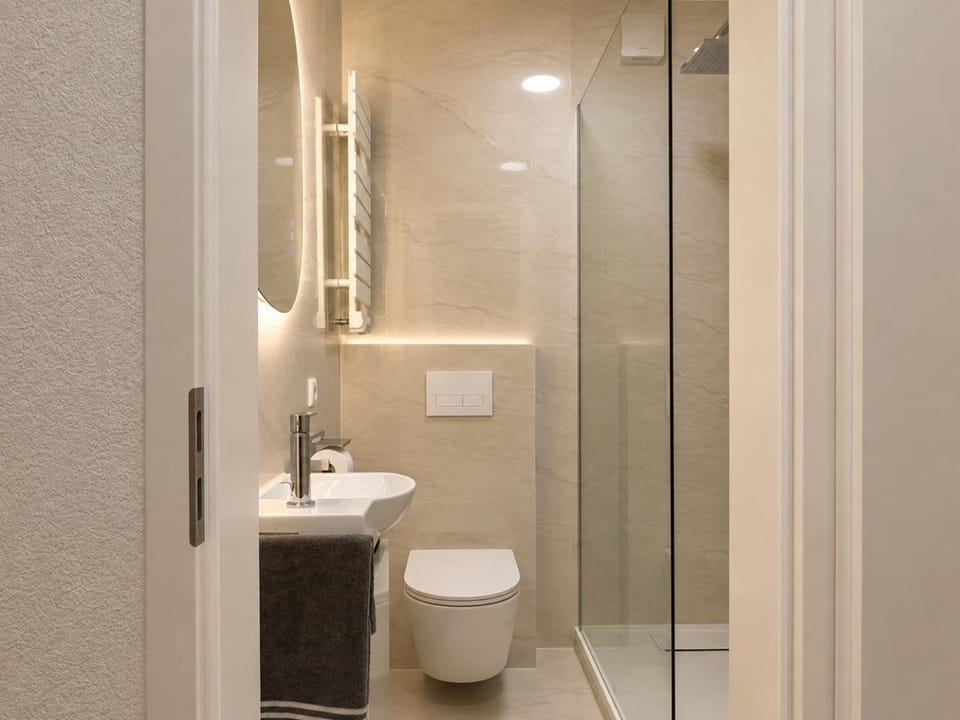 Shower, Toilet, Bathroom