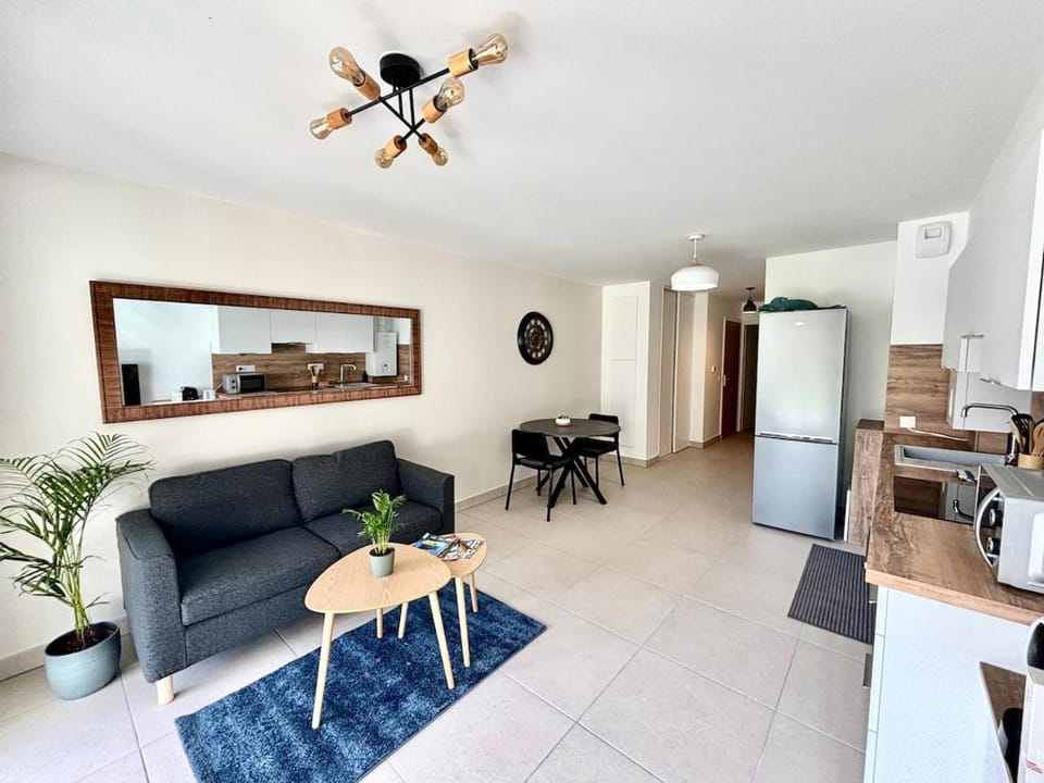 Appart au Grand Port Terrasse, Jardin Privé et Garage inclus Apartment in Aix-les-Bains
