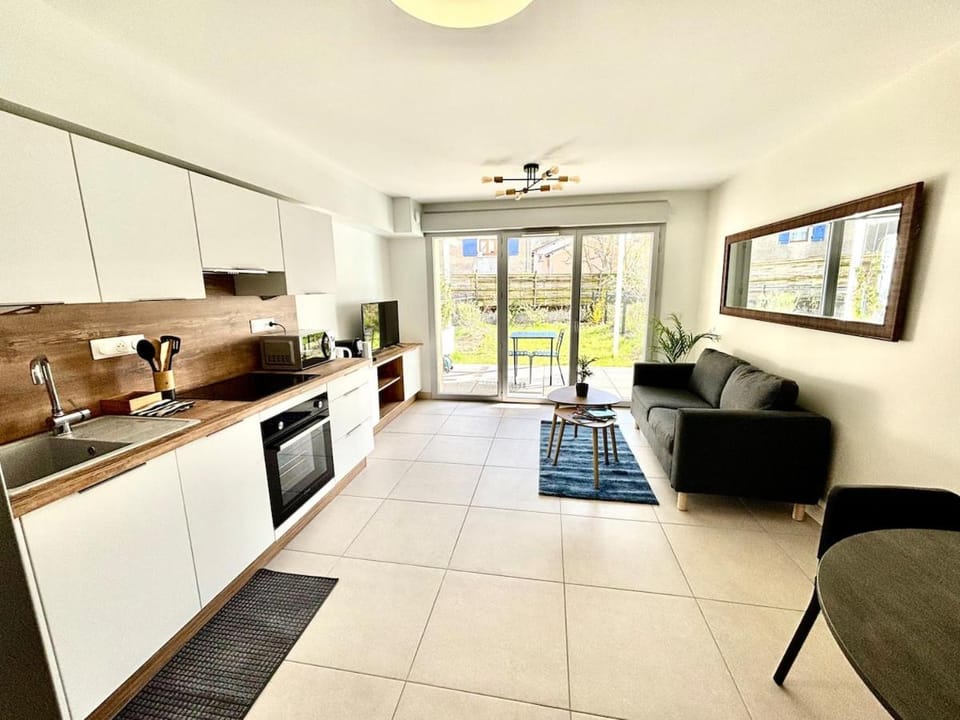 Appart au Grand Port Terrasse, Jardin Privé et Garage inclus Apartment in Aix-les-Bains