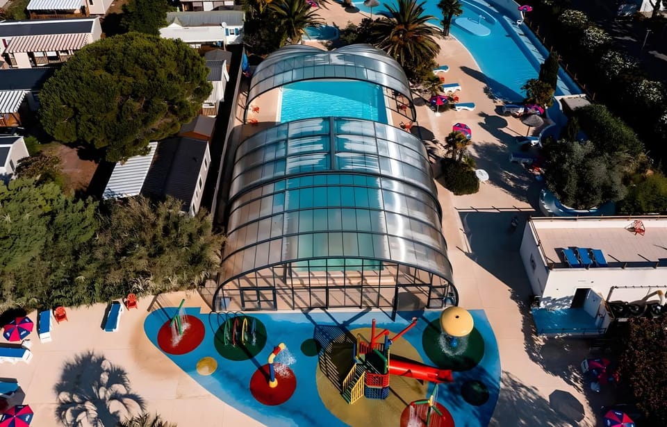 Property building, Swimming pool