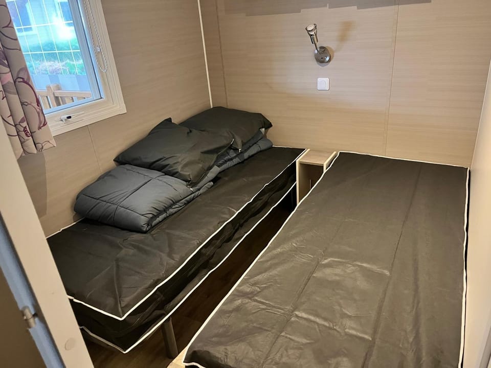 Property building, Living room, Bedroom