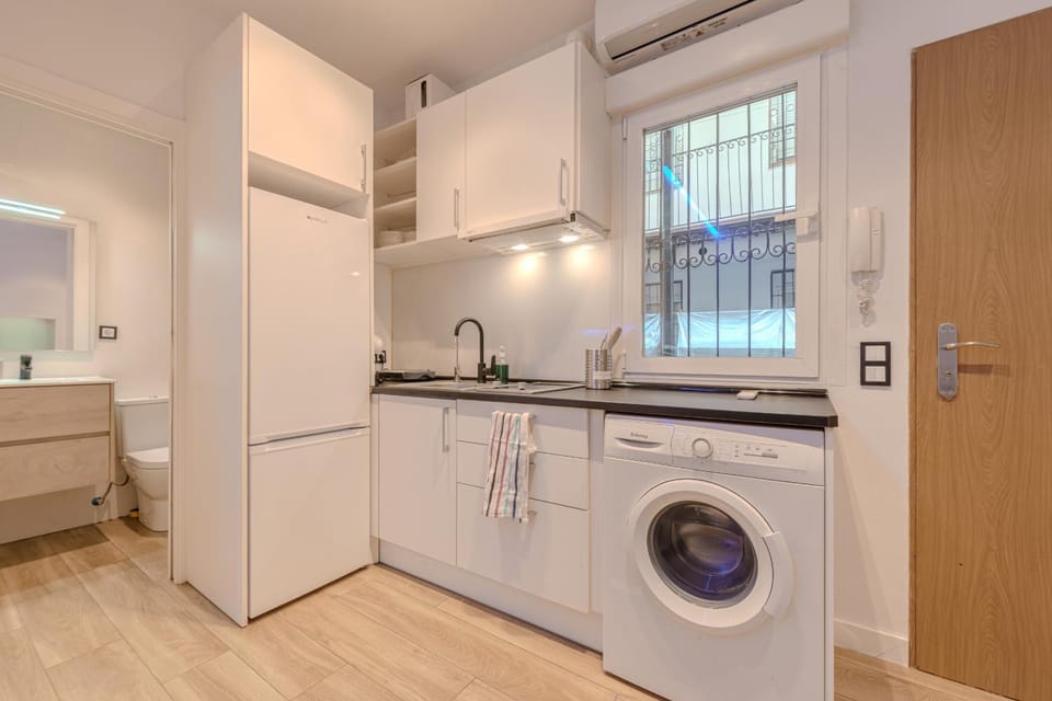 Apartamento reformado en el Madrid de los Austrias Apartment in Centro