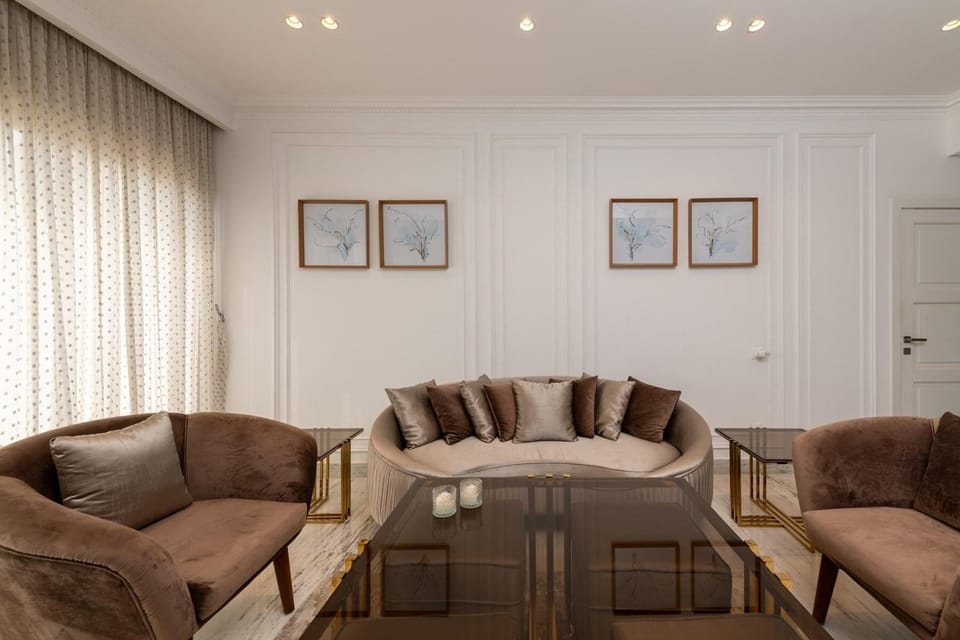 Living room, Seating area