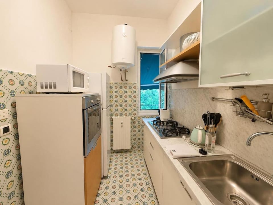 Small villa, terrace, parking, 10 min to the beach Apartment in Santa Margherita Ligure