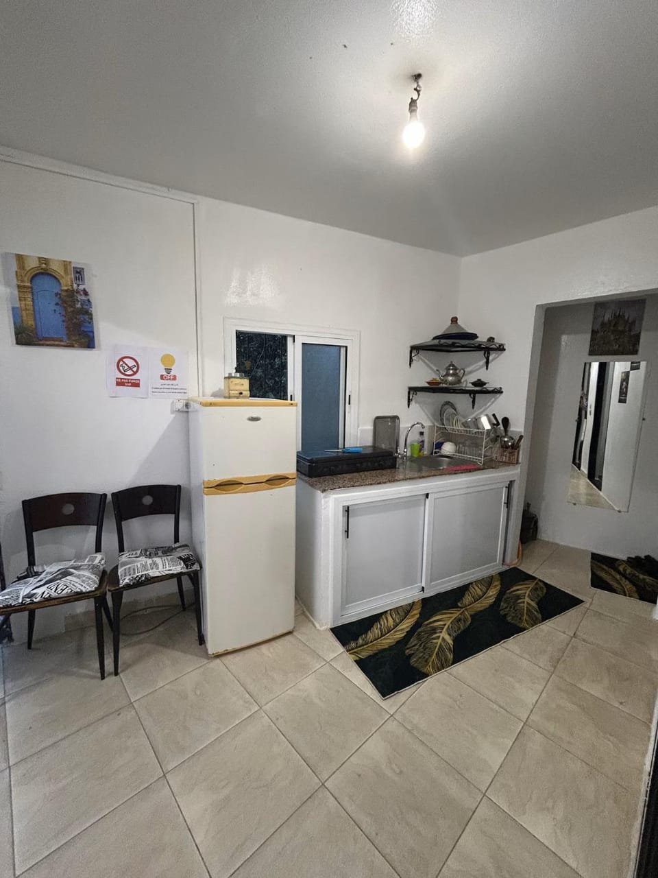 Kitchen or kitchenette
