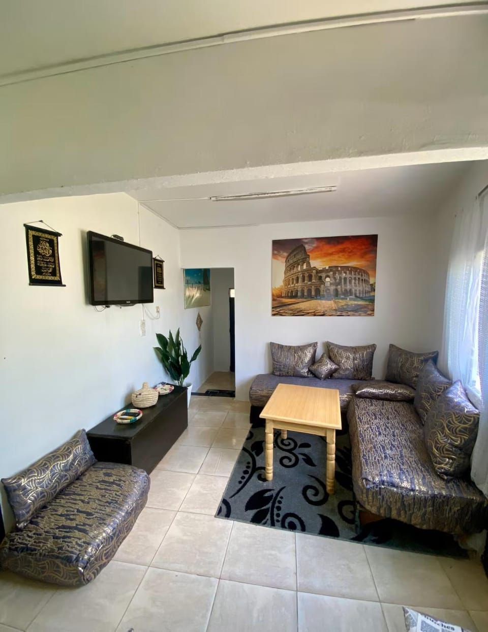 Living room, Seating area