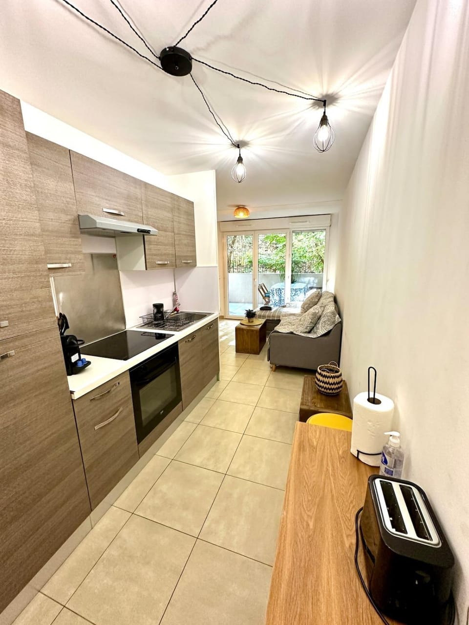 Studio calme et climatisé avec terrasse Apartment in Nice