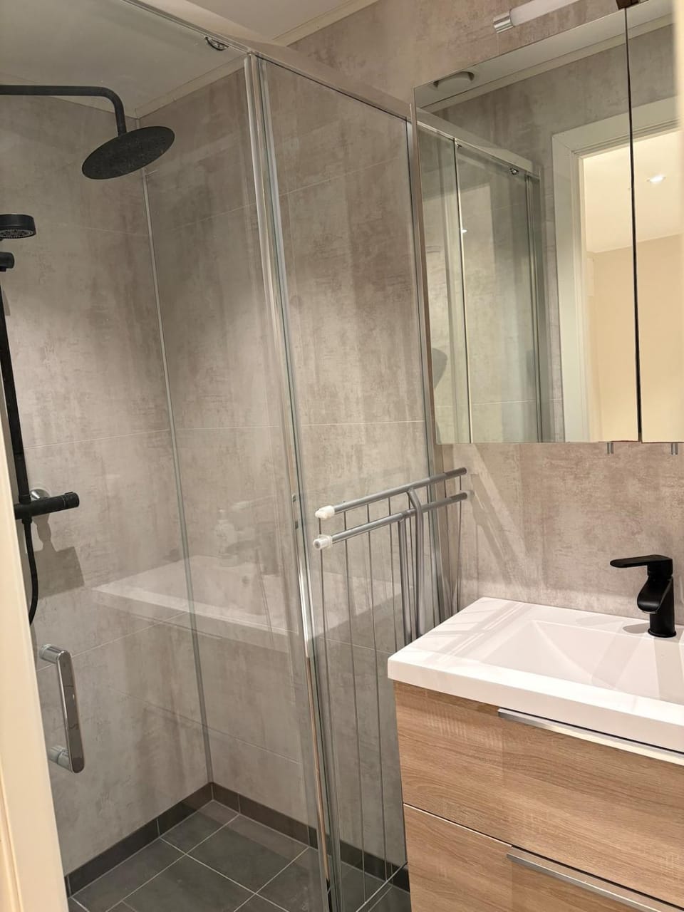 Shower, Bathroom