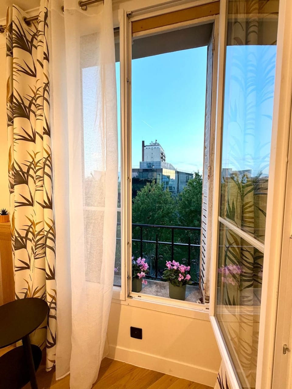 L'Écrin Paris - Porte de Versailles - Métro Apartment in Vanves
