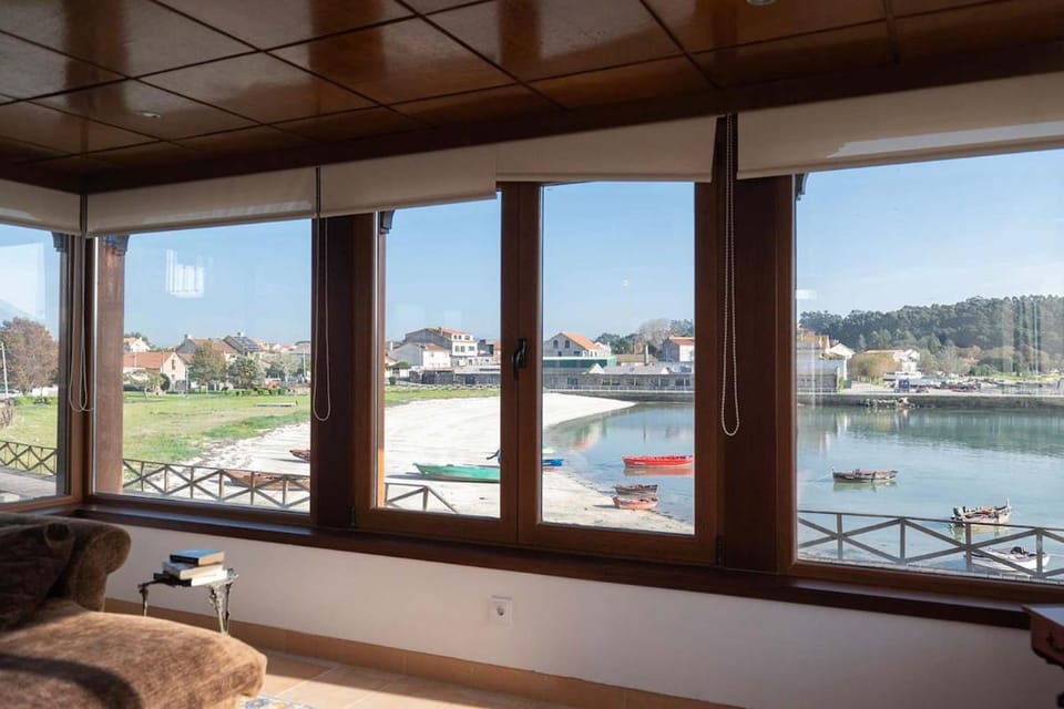 Luxury Townhouse O Grove 200 beachfront with poll Apartment in O Salnés